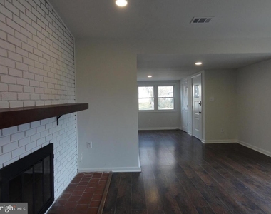 7029 Woodley Lane - Photo Thumbnail 10