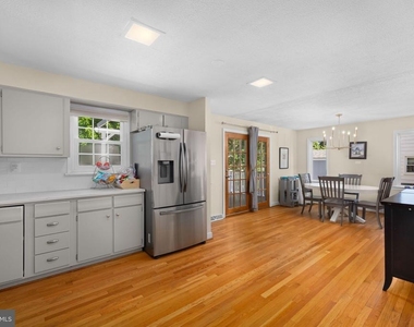 2929 Stuart Drive - Photo Thumbnail 8