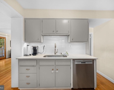 2929 Stuart Drive - Photo Thumbnail 6