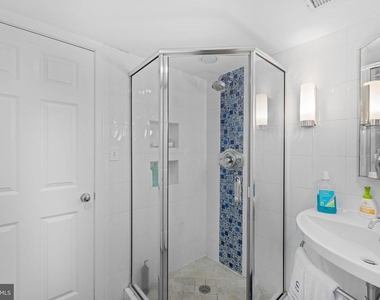 2929 Stuart Drive - Photo Thumbnail 20
