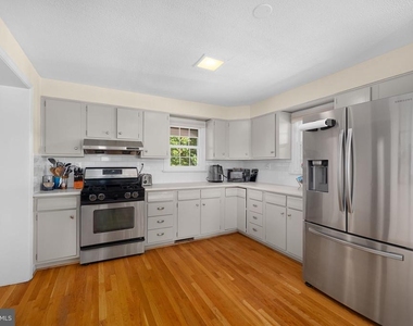 2929 Stuart Drive - Photo Thumbnail 7