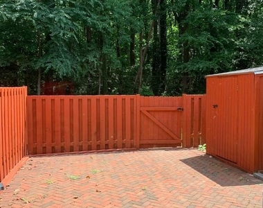 2125 Preston Square Court - Photo Thumbnail 17