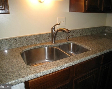 2125 Preston Square Court - Photo Thumbnail 7