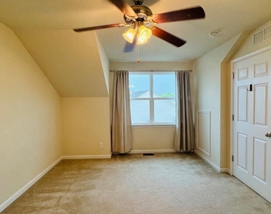9430 Canonbury Square - Photo Thumbnail 17