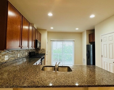 9430 Canonbury Square - Photo Thumbnail 4