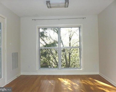 10302 Appalachian Circle - Photo Thumbnail 8
