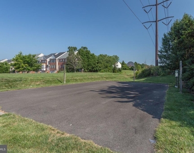 4413 Fair Stone Drive - Photo Thumbnail 12