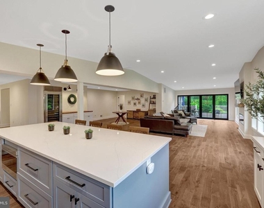 10904 Belgravia Court - Photo Thumbnail 9