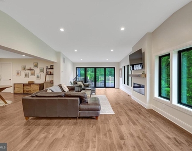 10904 Belgravia Court - Photo Thumbnail 17