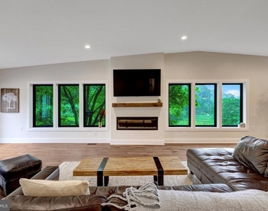 10904 Belgravia Court - Photo Thumbnail 15