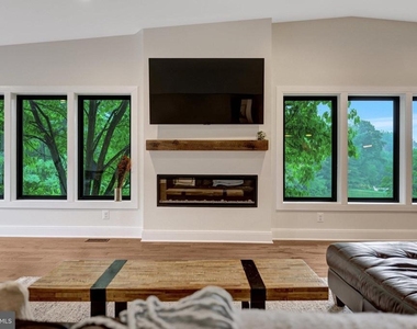 10904 Belgravia Court - Photo Thumbnail 18