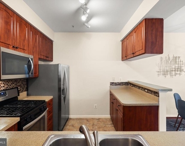 6613 Netties Lane - Photo Thumbnail 9