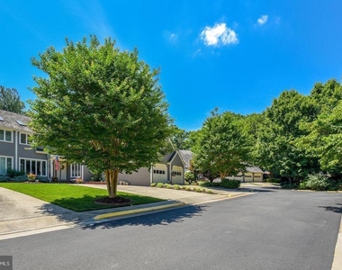 11627 Chapel Cross Way - Photo Thumbnail 2