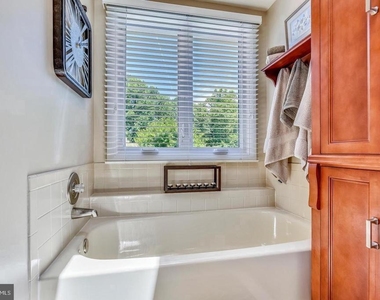 11627 Chapel Cross Way - Photo Thumbnail 23