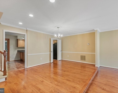 6860 Williamsburg Pond Court - Photo Thumbnail 6