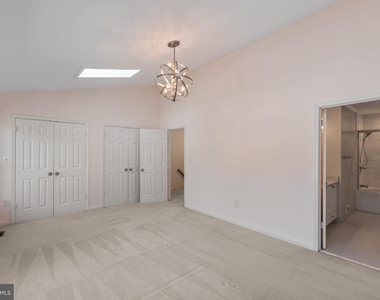 6860 Williamsburg Pond Court - Photo Thumbnail 23