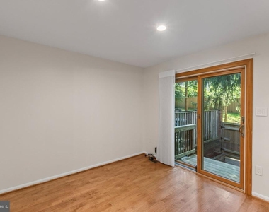 6860 Williamsburg Pond Court - Photo Thumbnail 17