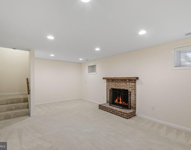 6860 Williamsburg Pond Court - Photo Thumbnail 34