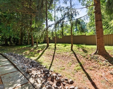 6860 Williamsburg Pond Court - Photo Thumbnail 44