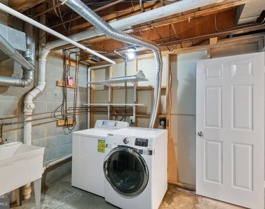 6860 Williamsburg Pond Court - Photo Thumbnail 41