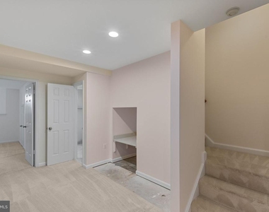 6860 Williamsburg Pond Court - Photo Thumbnail 36