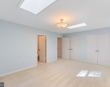 6860 Williamsburg Pond Court - Photo Thumbnail 29
