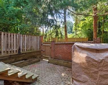 6860 Williamsburg Pond Court - Photo Thumbnail 43