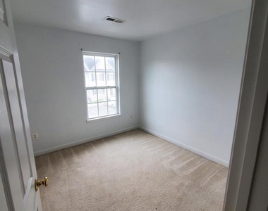 833 Gallows Court - Photo Thumbnail 20