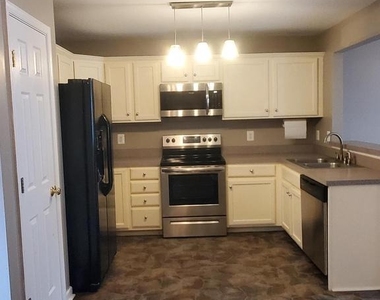 833 Gallows Court - Photo Thumbnail 12