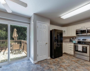 833 Gallows Court - Photo Thumbnail 3