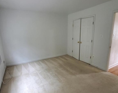 833 Gallows Court - Photo Thumbnail 18