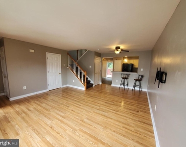 833 Gallows Court - Photo Thumbnail 15