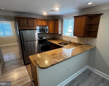 1219 Oronoco Street - Photo Thumbnail 7