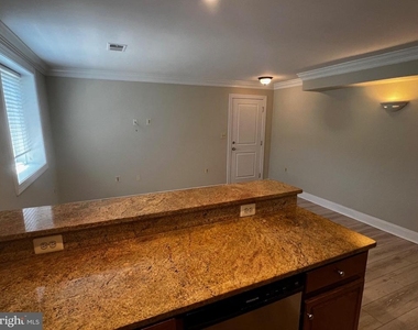 1219 Oronoco Street - Photo Thumbnail 6