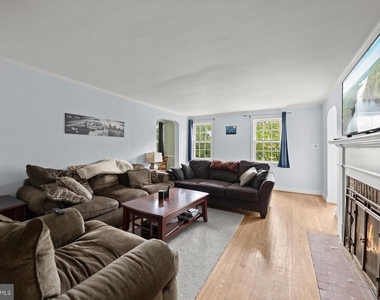 4812 7th Street N - Photo Thumbnail 3