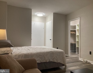 1121 Arlington Boulevard - Photo Thumbnail 12