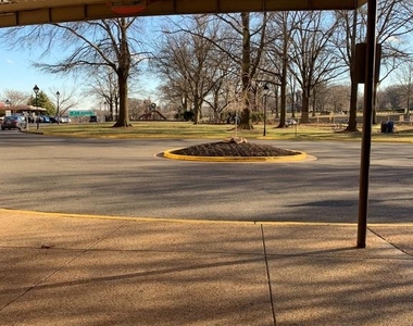 1111 Arlington Boulevard - Photo Thumbnail 4