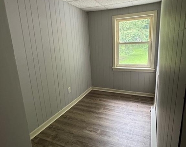 862 Iron Ridge Road - Photo Thumbnail 2