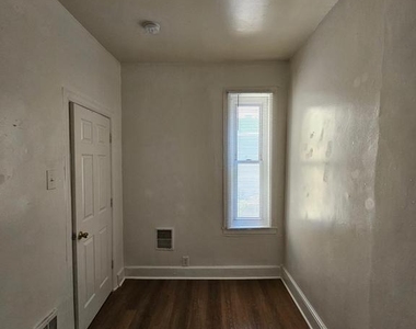 2955 N Reese Street - Photo Thumbnail 4
