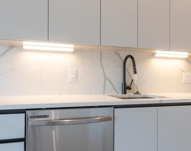 3120 W Jefferson Street - Photo Thumbnail 4