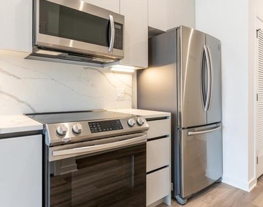 3120 W Jefferson Street - Photo Thumbnail 2
