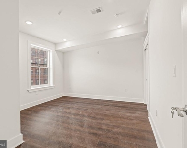 253 N 3rd Street - Photo Thumbnail 11