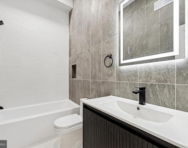 2424 W Thompson Street - Photo Thumbnail 10