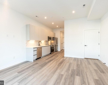 3120 W Jefferson Street - Photo Thumbnail 1