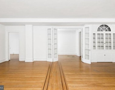 235 S 15th Street - Photo Thumbnail 1
