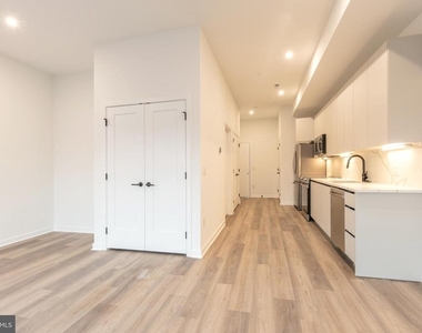 3120 W Jefferson Street - Photo Thumbnail 5