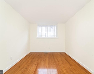1634 Lombard Street - Photo Thumbnail 5