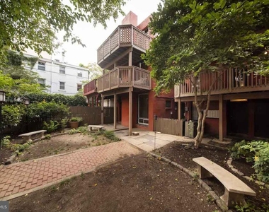 1634 Lombard Street - Photo Thumbnail 8