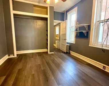 4010 N Franklin Street - Photo Thumbnail 3