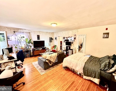 243 W Rittenhouse Street - Photo Thumbnail 2